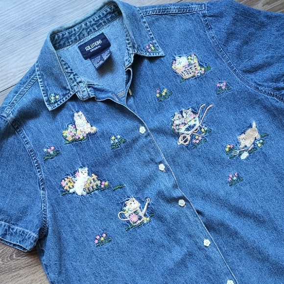 Solutions Originals Tops - Vtg Kitty Cat Floral Garden Denim Button Down Shirt - Short Sleeve - Solutions M